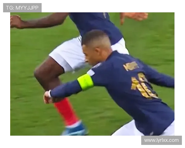 姆巴佩精彩戏耍对手轻松过人射门展现超强个人能力